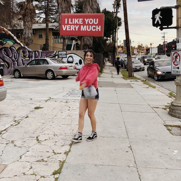 Meet your Posher, Meredith - Picture 2 of 4